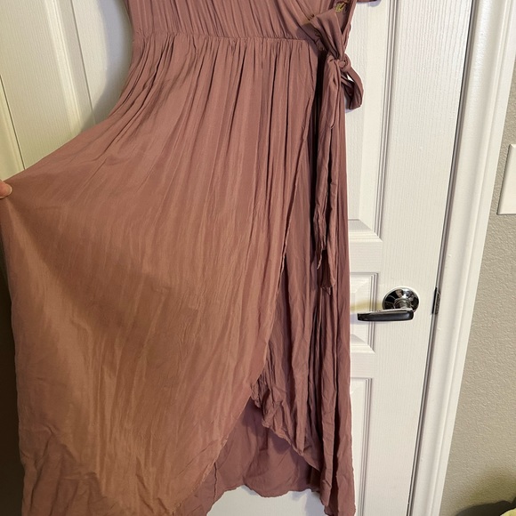 Wren & Ivory hi low pink embroidered Damara wrap dress - Picture 5 of 7